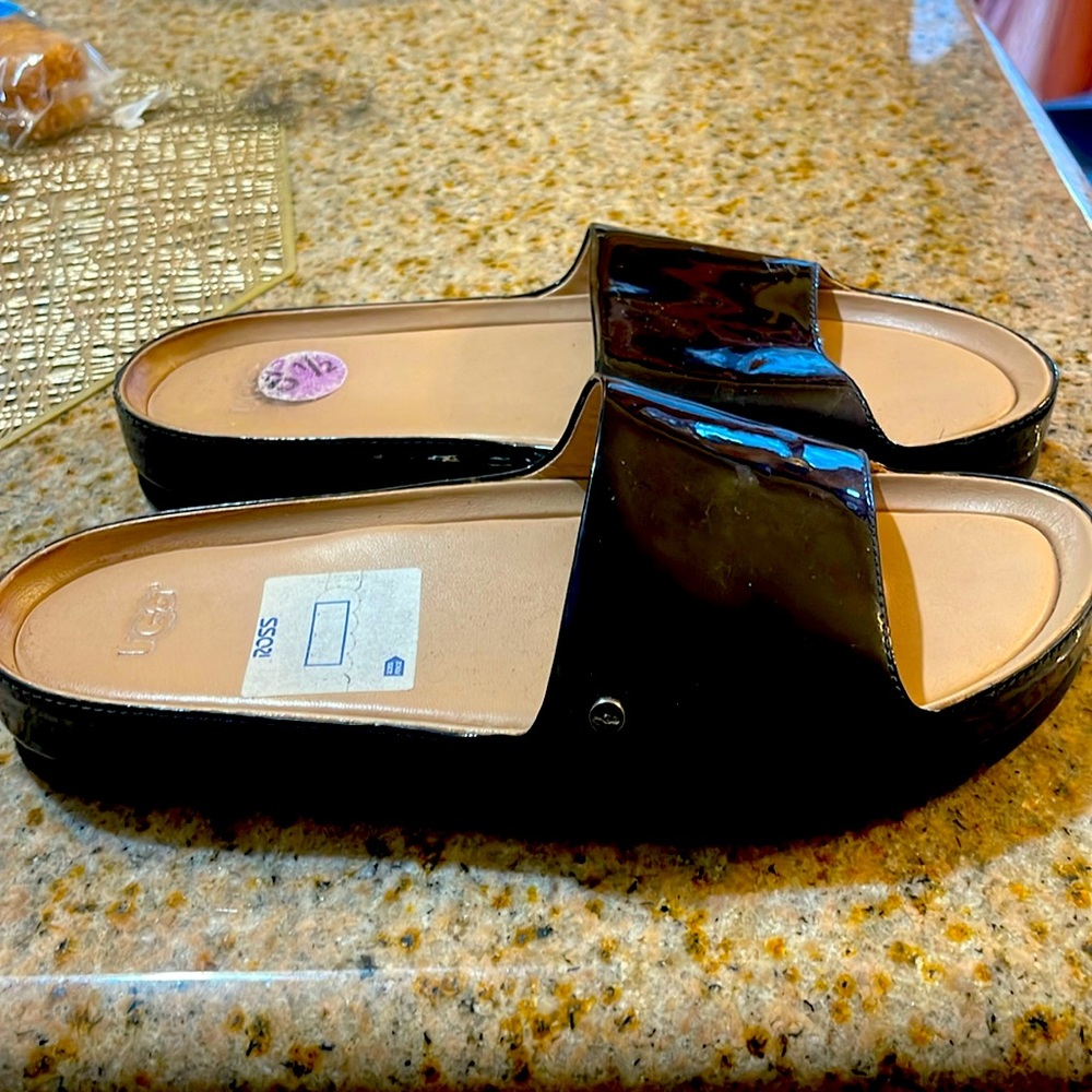 Ugg Flip Flops - image 1